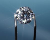 如何辨别真假钻石 钻石应该如何保养？