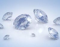 如何辨别真假钻石 钻石应该如何保养？