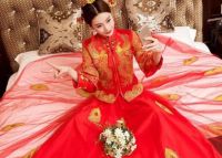 中式婚礼的衣服叫什么名字？ 中式婚礼风冠霞多少钱？