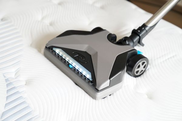 高层集体出动免费上门除螨，慕思金管家服务成为行业天花板的背后！