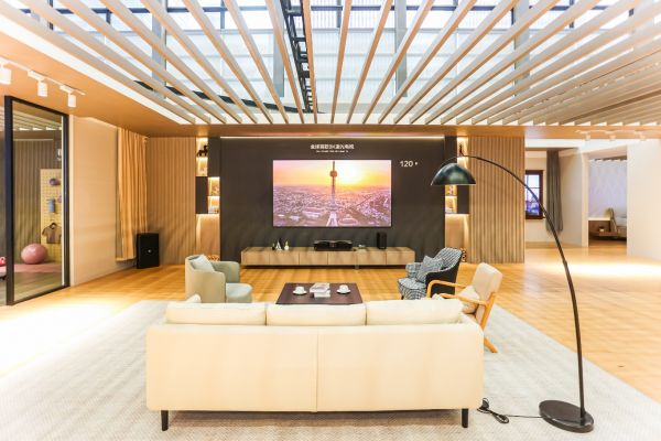 家居化成未来家电增长新看点，海信视像把“家”搬到UDE