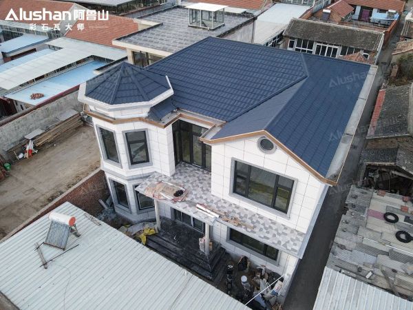 阿鲁山彩石瓦深耕绿色屋面行业,绘就乡村振兴靓丽风景线