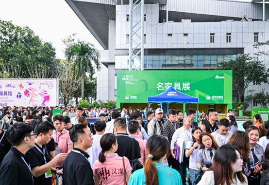 首日即爆火!诗意空间功能沙发燃动东莞展!