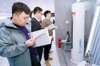 AWE2025见证华蒜空调“智绘风”套系发布，打造年轻人的第一台高性价比智能空调！