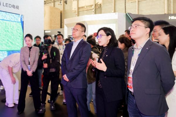 在AWE开课!张朝阳解读海信RGB-Mini LED,让客厅迎来WALL时代