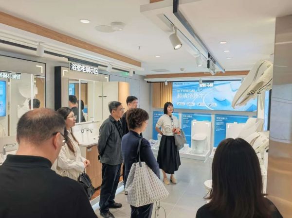浙江省之江会展研究院组织行业专家考察松下杭州园区，共探健康住空间未来趋势