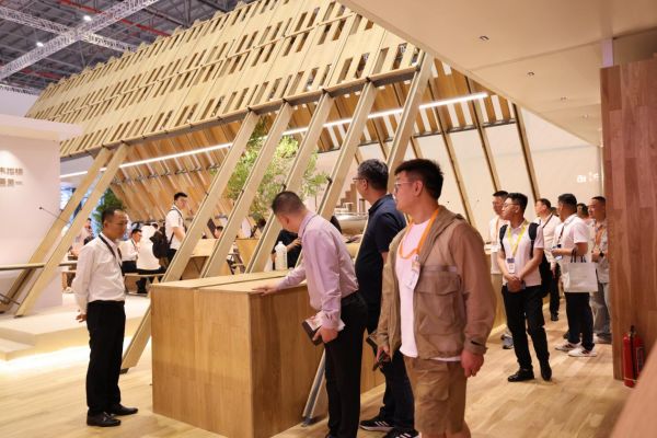 推广高端地板标准 打造中国高端品牌  | 天格呼吁中国地板品牌共创行业高质量发展
