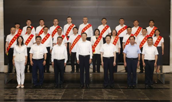 厨电唯一！老板集团荣获第七届“全国文明单位”彰显标杆力量