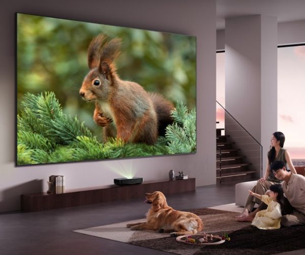 暑假成儿童近视高发期 专家建议关注百吋激光电视护眼优势