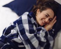 入眠即疗愈：海丝腾以百年匠心，织就全新睡眠诗篇