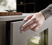 触手可及的清凉美学，Liebherr利普赫尔推出台下嵌入式冷藏冰箱与酒柜