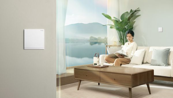 薄如画纸，丝“滑”入心：施耐德电气致铂系列滑盖式开关重塑家居交互创新体验