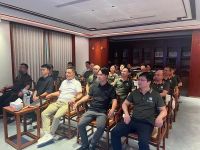 铭记历史，砥砺前行——李忠信红木组织员工观看抗战胜利80周年阅兵仪式