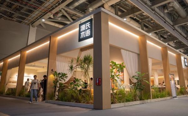 闪耀双展！源氏木语以“新实木主义”破界引领家居新潮