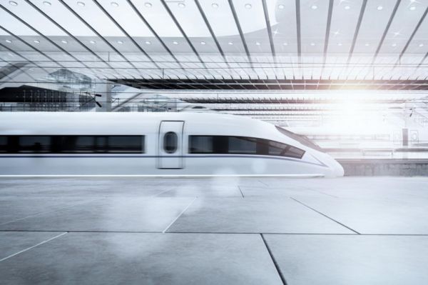 威亚森门窗高铁投放的“行业担当”： 不止于品牌升维，更是行业寒冬破局者