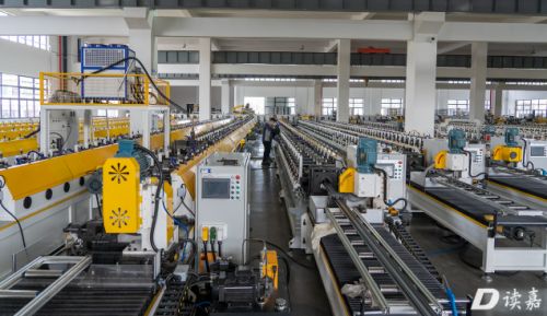 技术破界与美学重构：探访隐藏式晾衣机开创者格峰的阳台革命