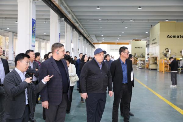 嘉兴外办携国际观察员实地探访浙江美大，共探中国智造新未来！