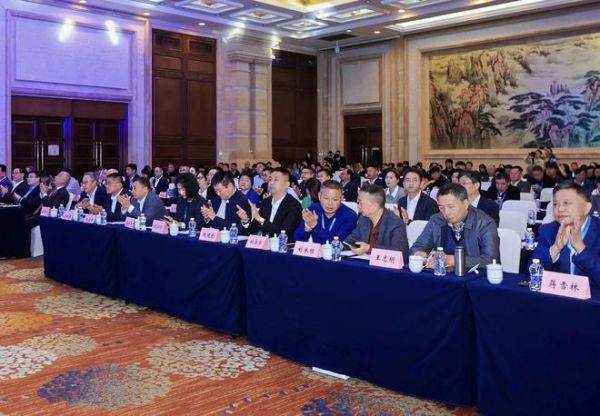 科技创新赋能中国木业,开启绿色智能新篇章