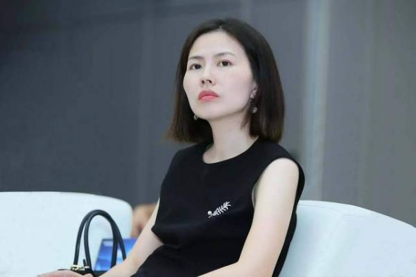 对话菲沃淋浴房创始人谢宣：她用德系精工与东方诗意，重新定义淋浴房美学