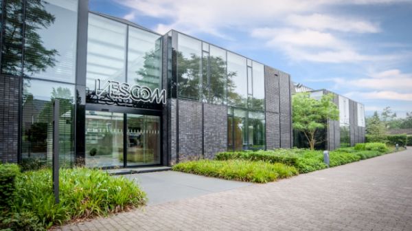 全球高端软装面料领导品牌荷兰VESCOM 推出三款全新高性能纱线墙布，奢华质感与卓越性能