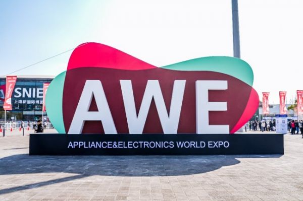 AWE展场变“战场”:日本“观光团”为何盯上中国美的空调的核心低频技术?