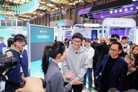 影视飓风Tim站台德施曼2026AWE,联合B站跨界解锁AI家居安防新生态